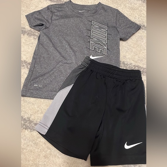 Nike Heather Gray Tee and Black Athletic Shorts - Picture 1 of 1